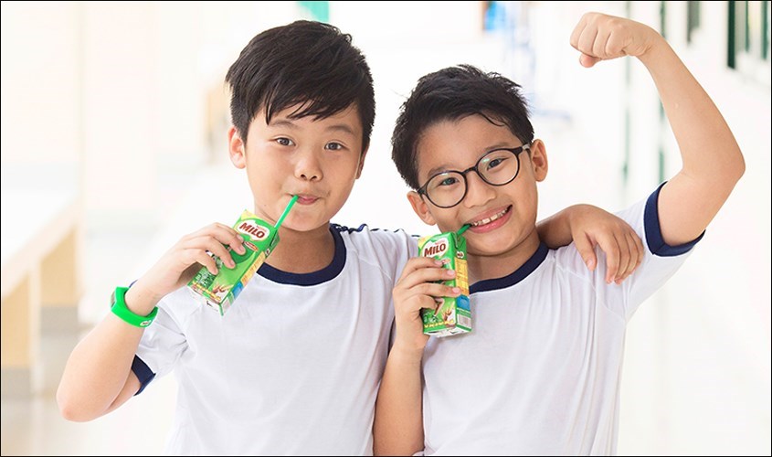 So sánh sữa milo và sữa ovaltine nên cho bé uống sữa nào